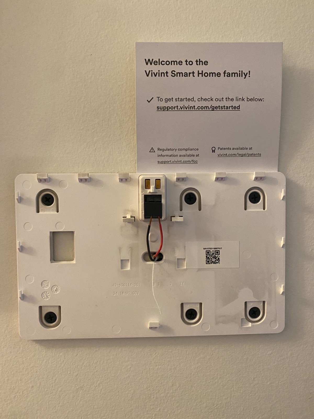 Vivint Smart Home Bundle – Unregistered Factory Reset Hub, 3x Cameras Pro, 6x Se