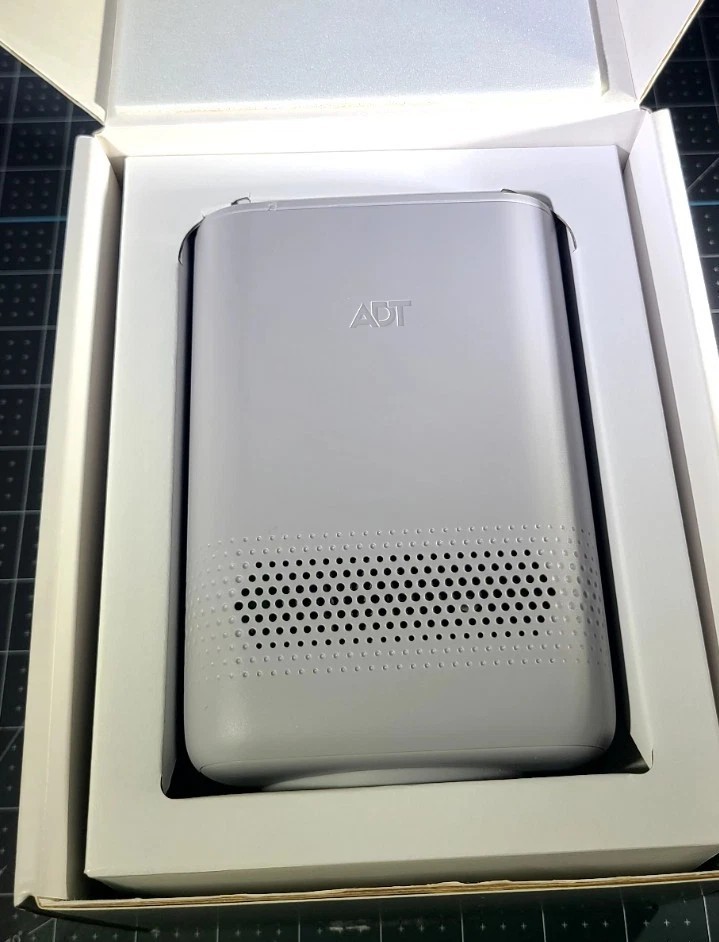 Blue by ADT Smart Home Hub Graphite S40LR0-01-PG