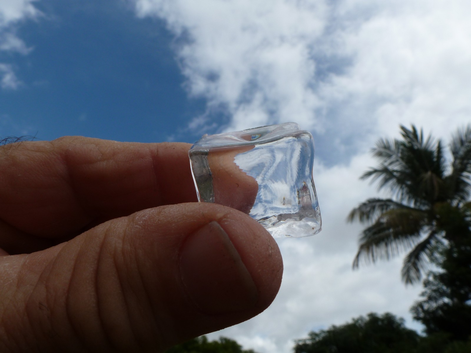 Home Security Fake Faux Acrylic Ice Cubes Crystal Clear 12 Pack 3/4 Inch Square