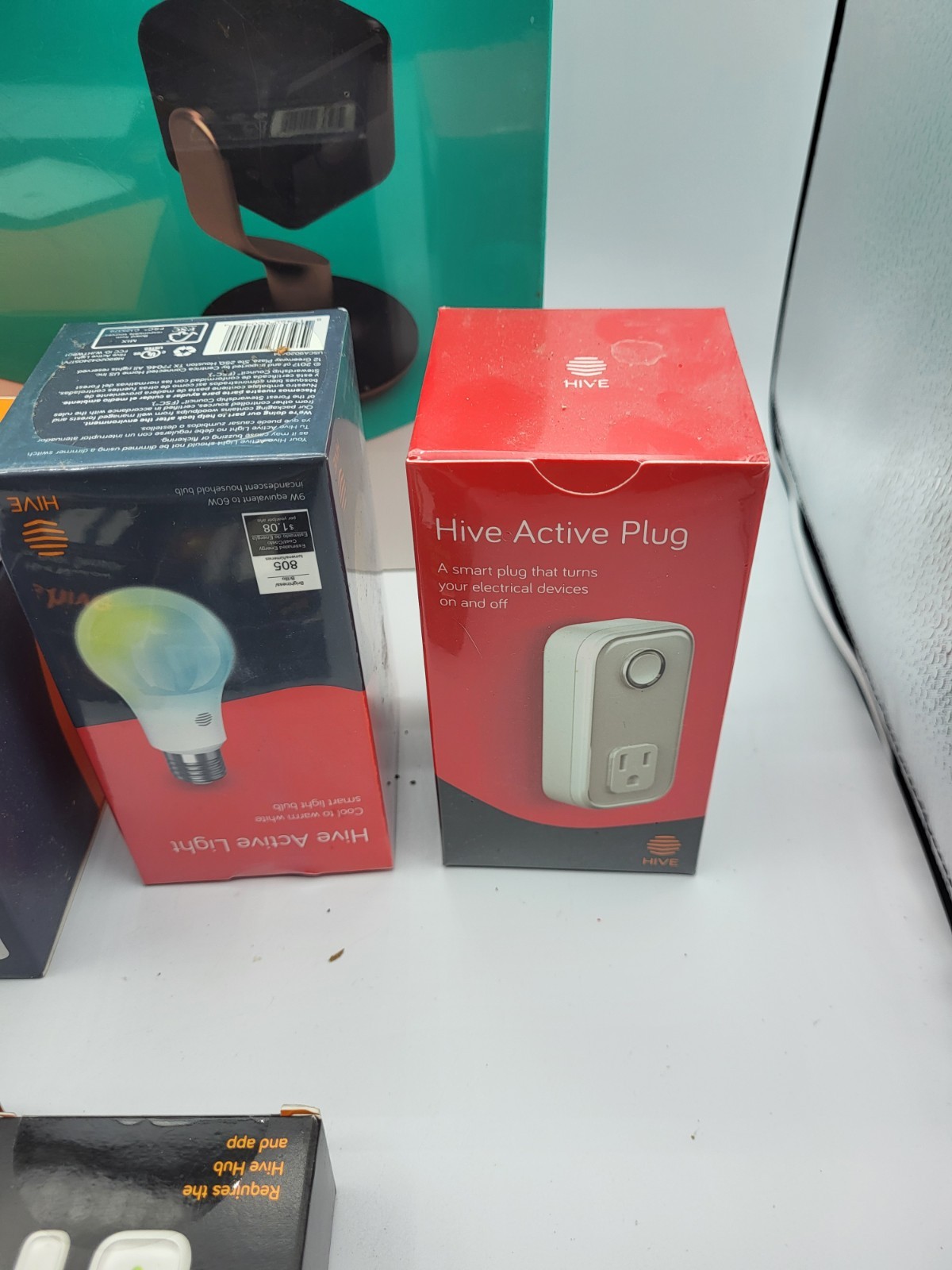 HIVE Security Home System lot Camera, Hub, 2 Window Sensors, 1 Plug, 1 Bulb New