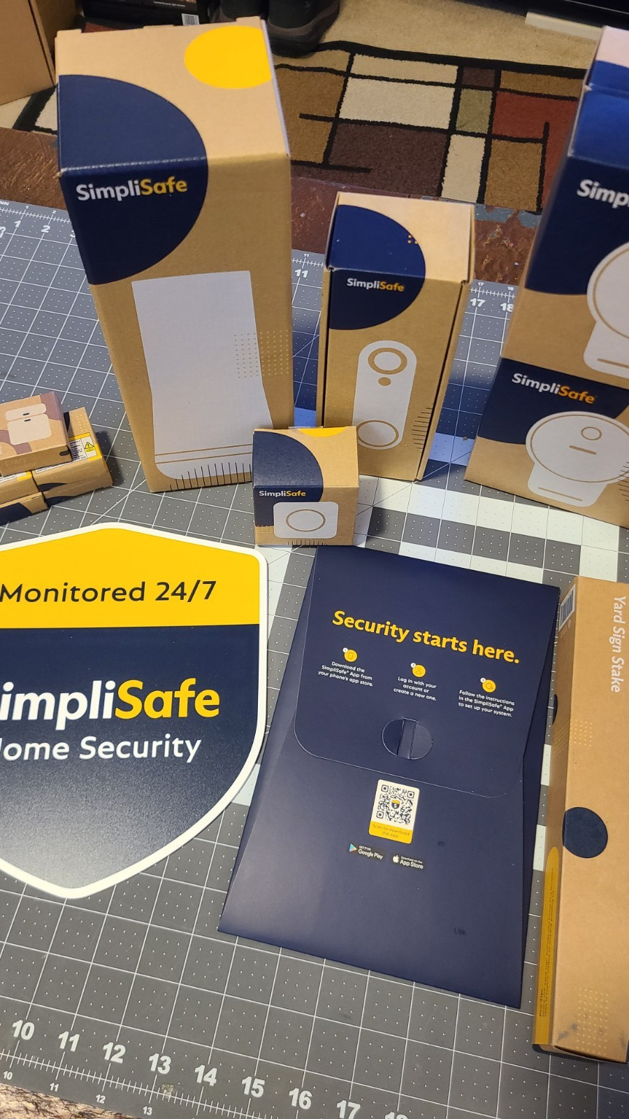 SimpliSafe Home Security System – 14 Piece Kit w/ 2 Outdoor Cameras (Brand New,