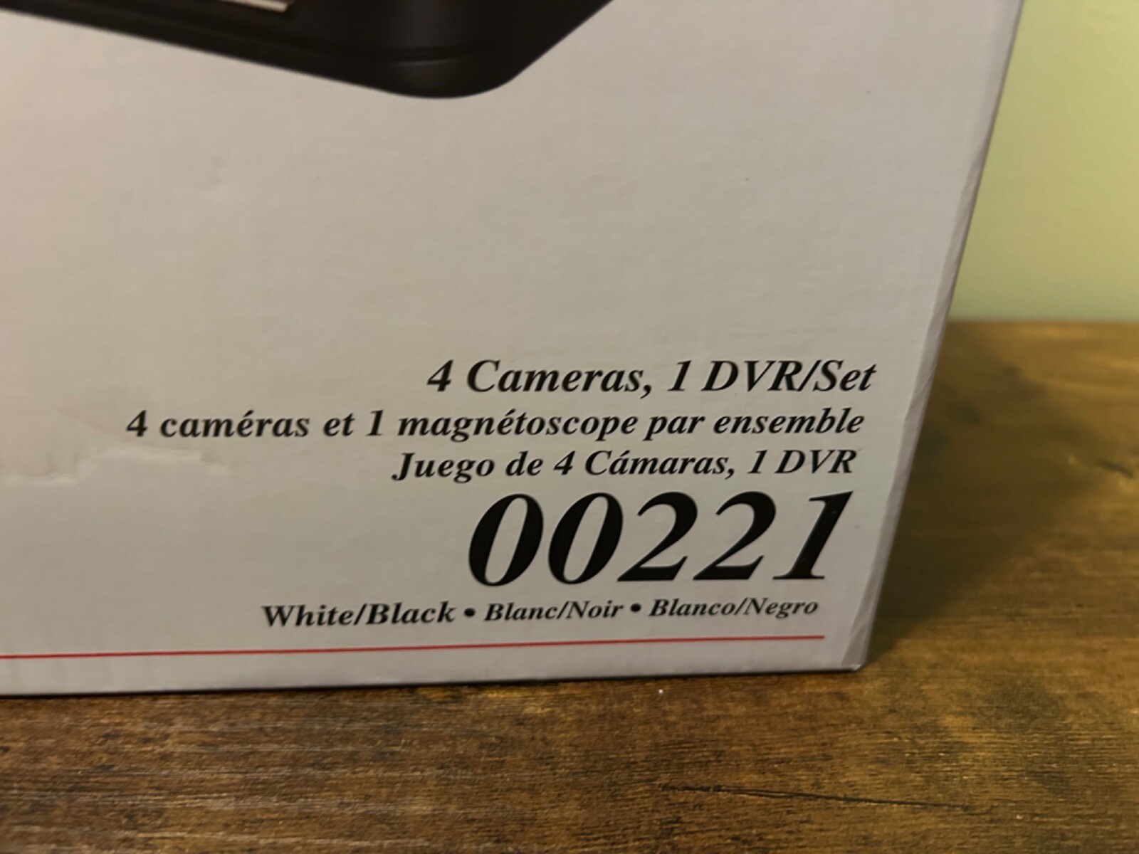 LORELL 00221 HD 5 MP SECURITY CAMERA 4 CAMERA SET 2 TB DVR. WHT/BLACK