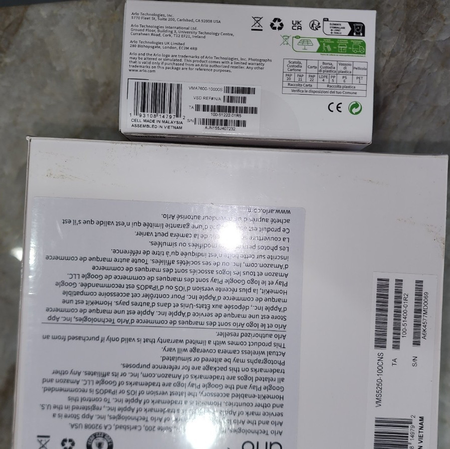 Arlo Ultra VMS5240-100NAR 4K UHD Wire-Free Security 2 Camera System Arlo Renewed