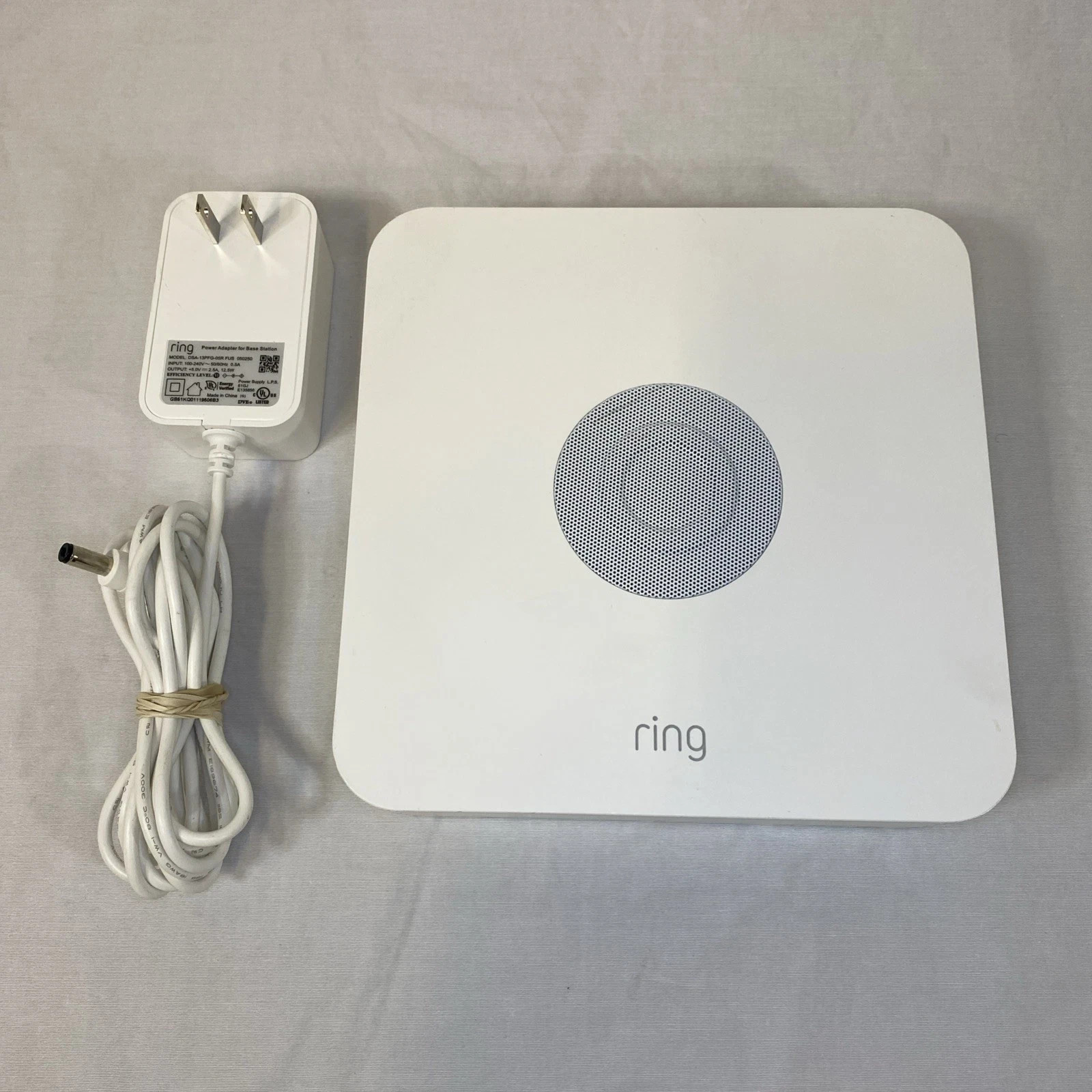 Ring Alarm Base Station 2nd Gen Z-Wave Plus Hub Model 4HB1U9-0EN0 w/ AC adapter