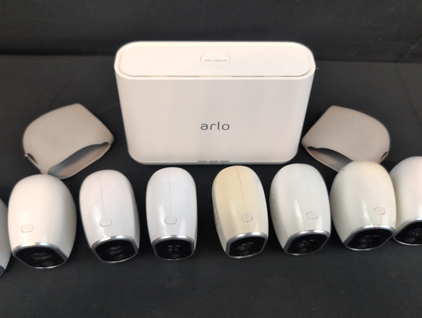 Arlo Base station and Camera’s (8) 1st Generation VMC3030 See description
