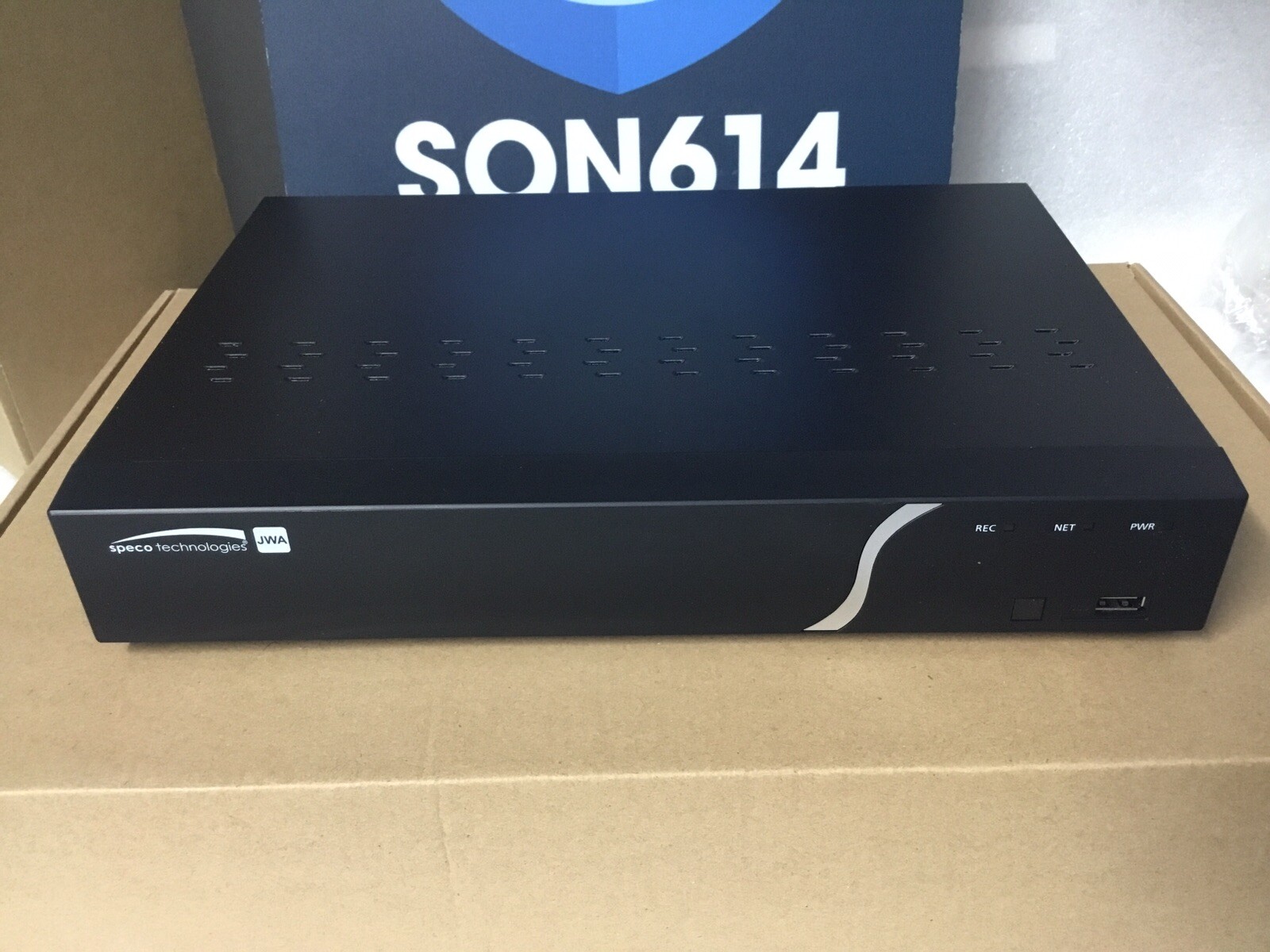 SPECO ZIPK4W2 4-Channel Wireless NVR 1TB HDD 4 Wireless Network 2MP Cameras NEW!