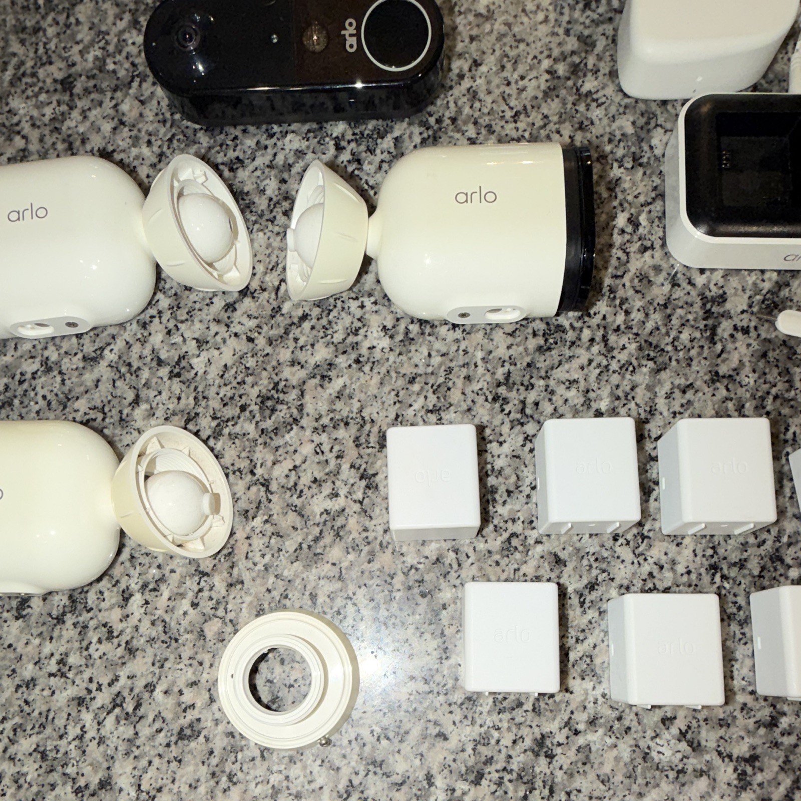 Arlo VMA5600 Wi-Fi 1080p System: 3 Cameras, Doorbell, Solar, Charger