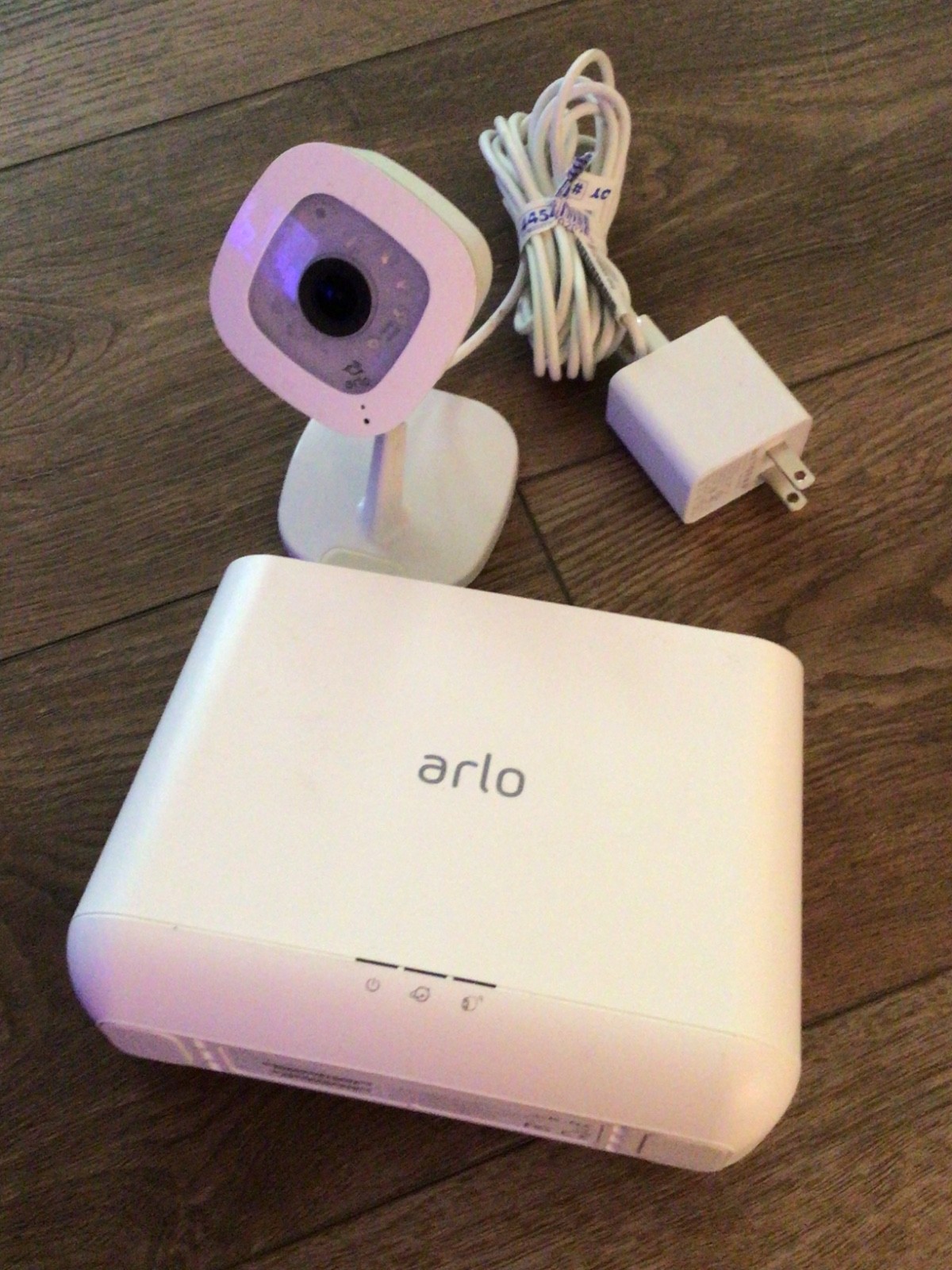 ARLO PRO Net Gear Wireless Security Camera Lot + etc – Untested – Parts – Repair