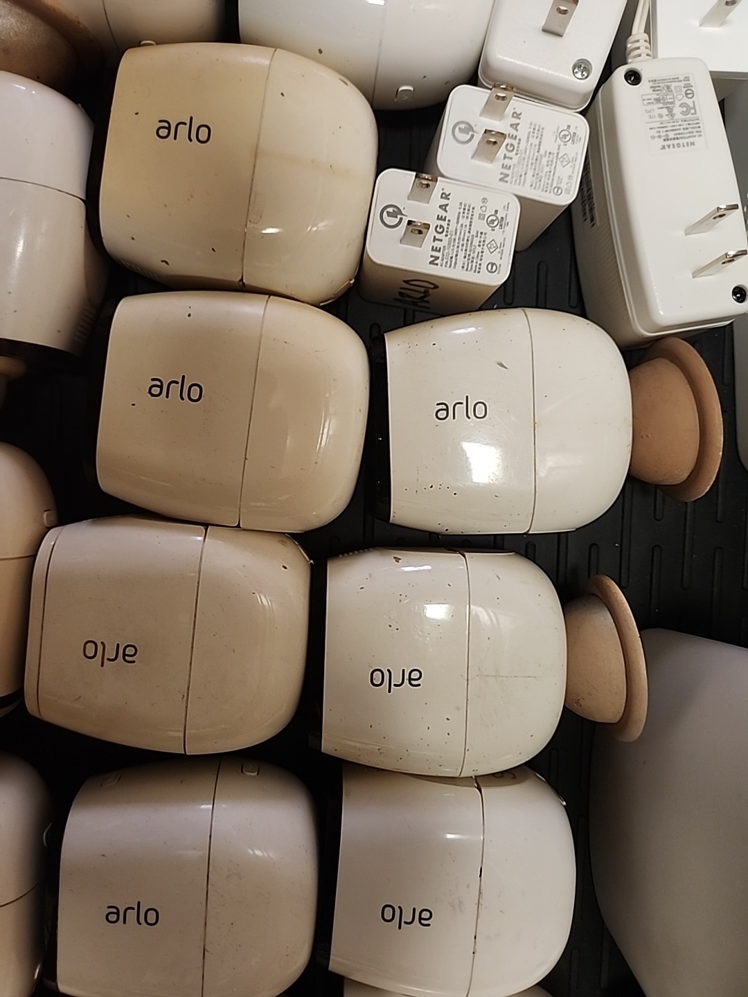 Lot Arlo: 19 Cameras (Not Tested) + 3 Bases PROVED (Inc. VMB5000 4K Hub)