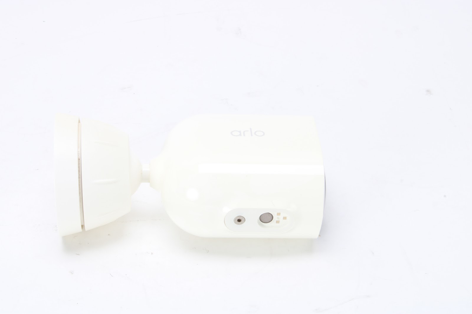Arlo VMC4350P-1BYNAS Pro 4 Spotlight Camera Security Bundle – Fair Condition