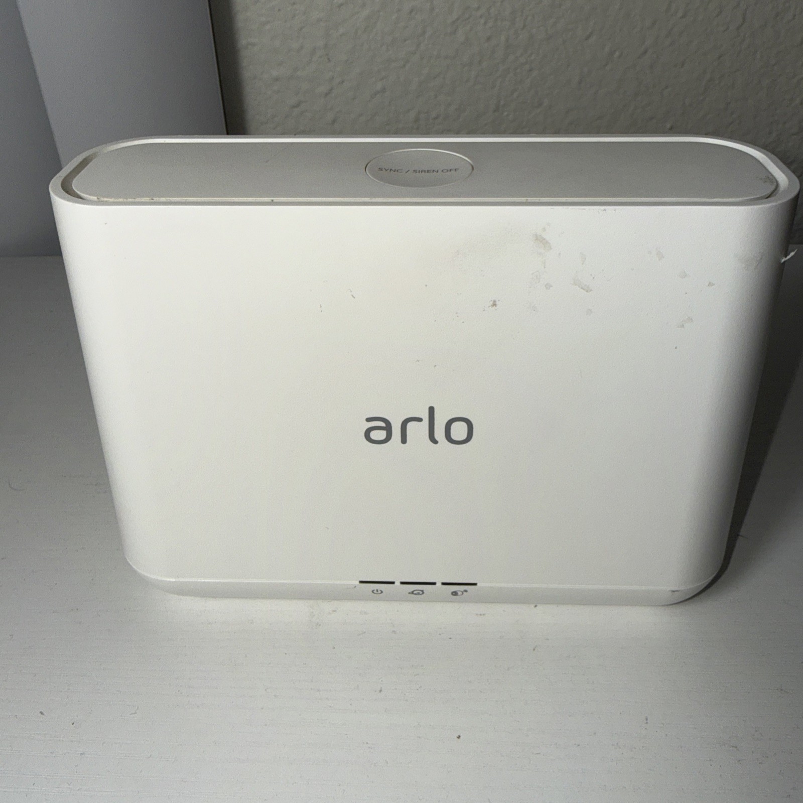 No Power Cord. Netgear Arlo Pro VMB4000 Wireless Camera Base Station No Cord