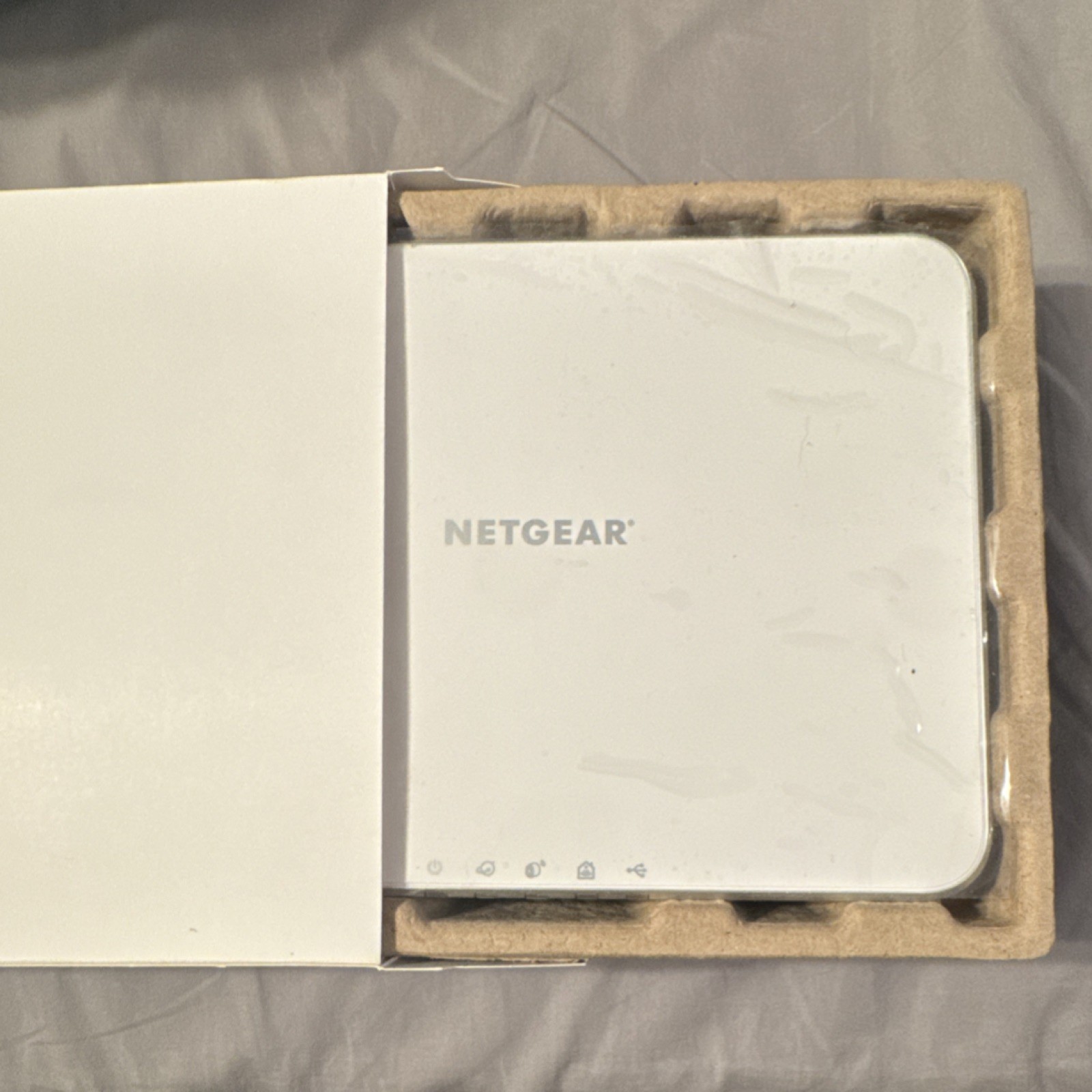 NETGEAR VMB3000 Wired Base Station White 12V for Arlo Home Surveillance System