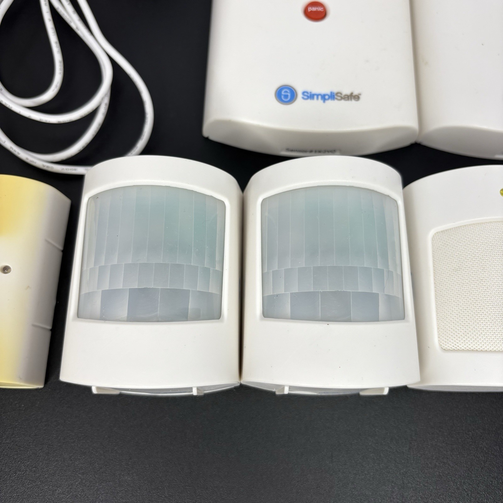 SimpliSafe Wireless 1st Generation Home Security Alarm System Bundle