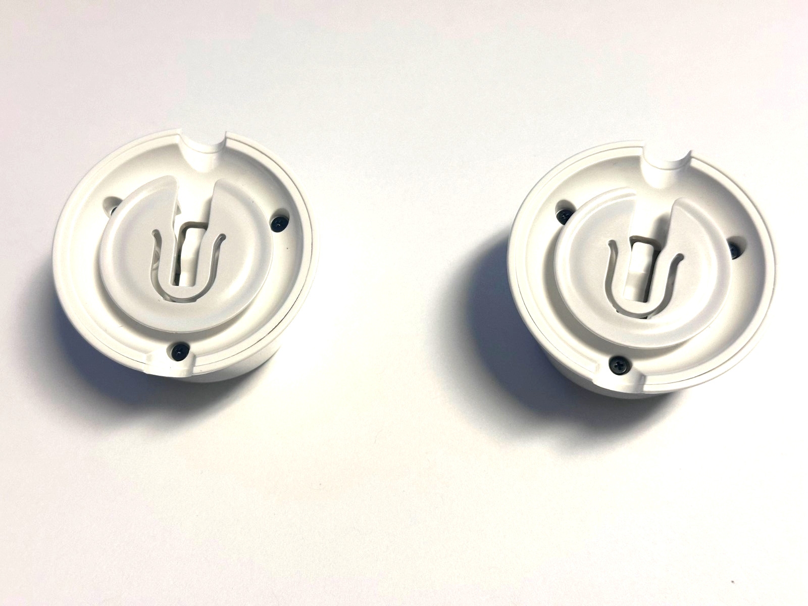 Arlo Magnetic Wall Mounts Set of 2 for Ultra, Ultra 2 Pro 3 & Pro 4 pulls