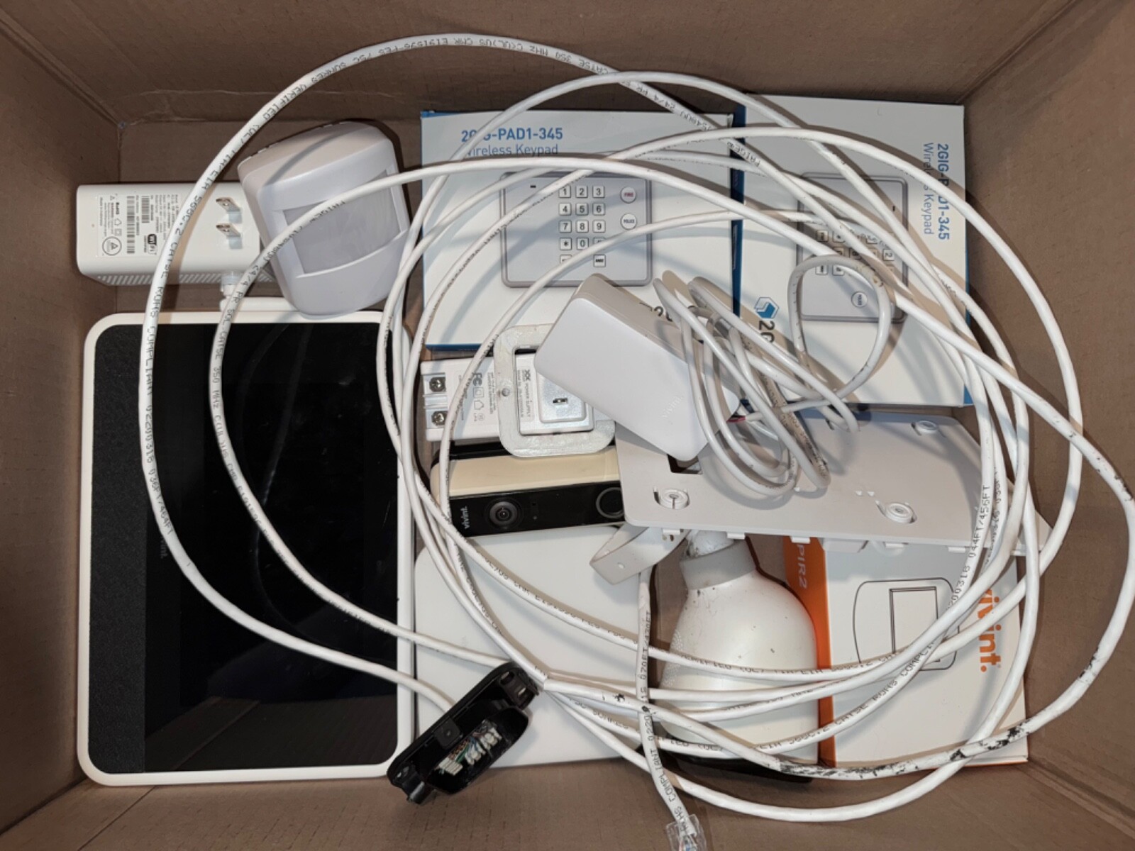 Vivint Home Security System (Medium Sized House) All Items Functional