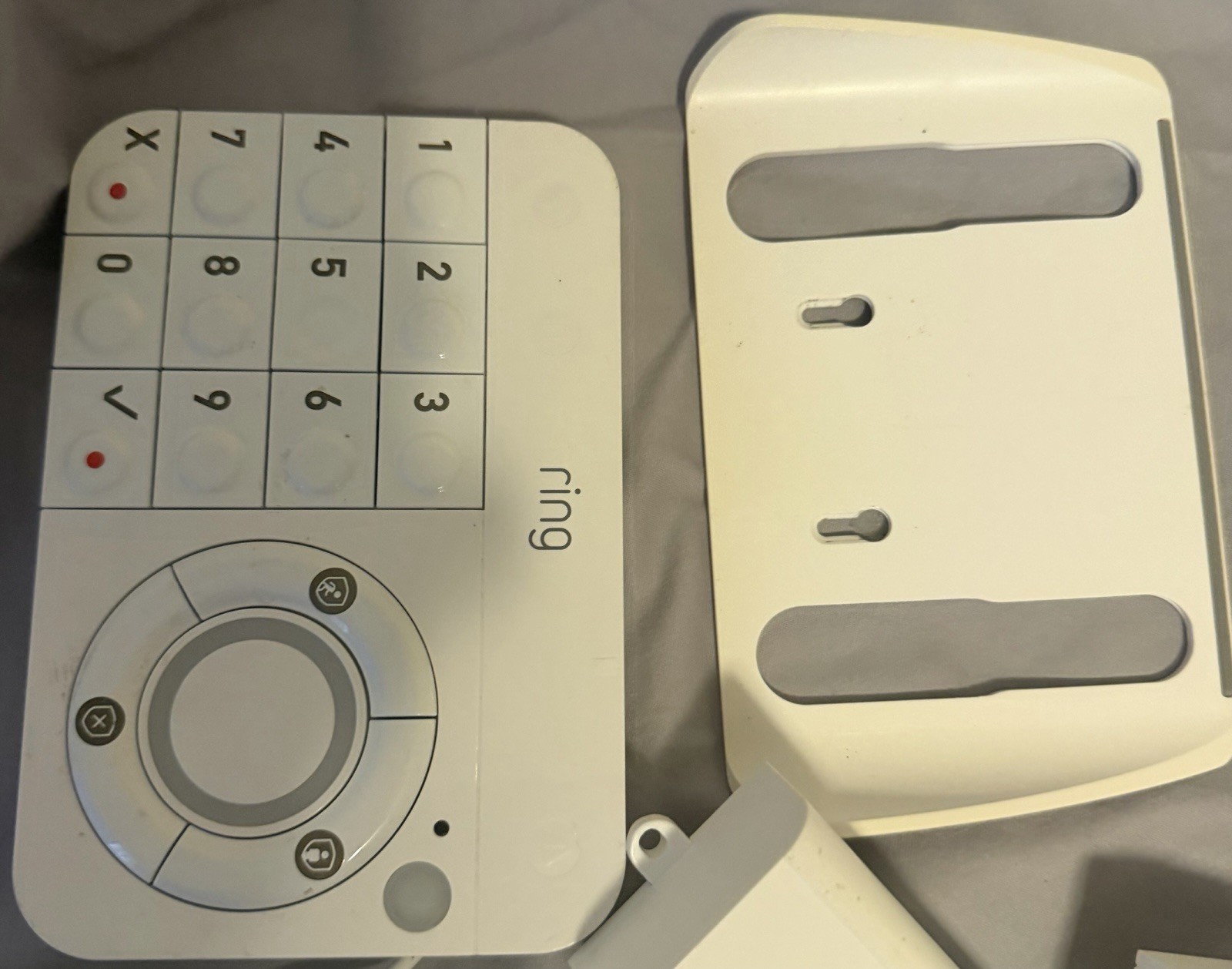 Ring Alarm Base Station US 4HB1U9-0EN0 w/ Ring Keypad 5AT2S7 [2nd Generation]