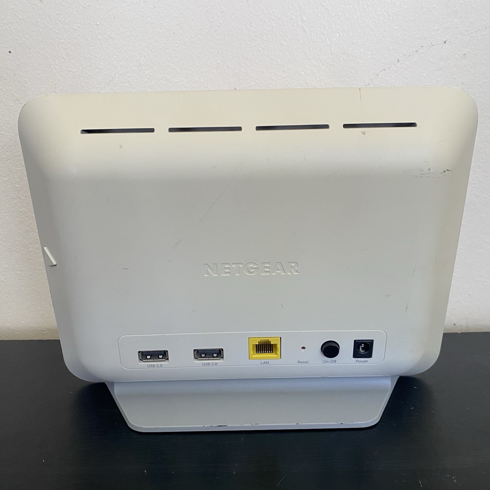 NETGEAR VMB3000 Arlo Base Station with Power Adapter
