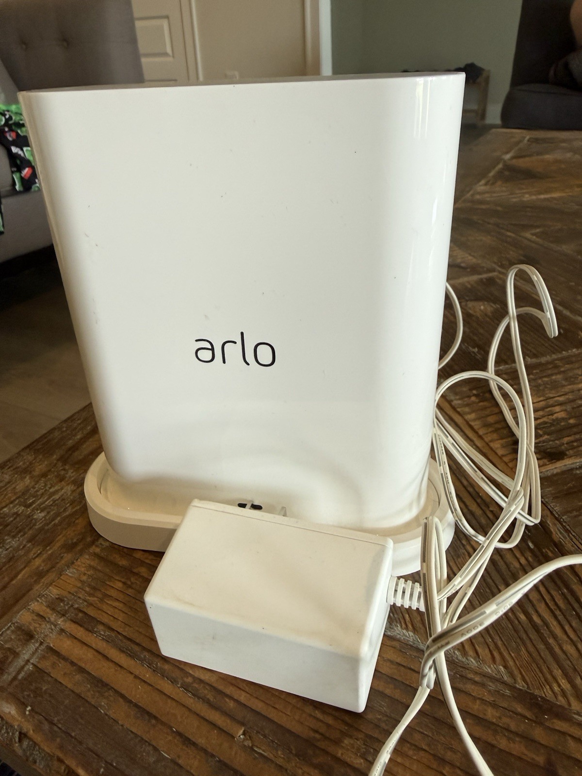 Arlo Smarthub Base Station Hub White Ethernet USB Port w/Power Adapter
