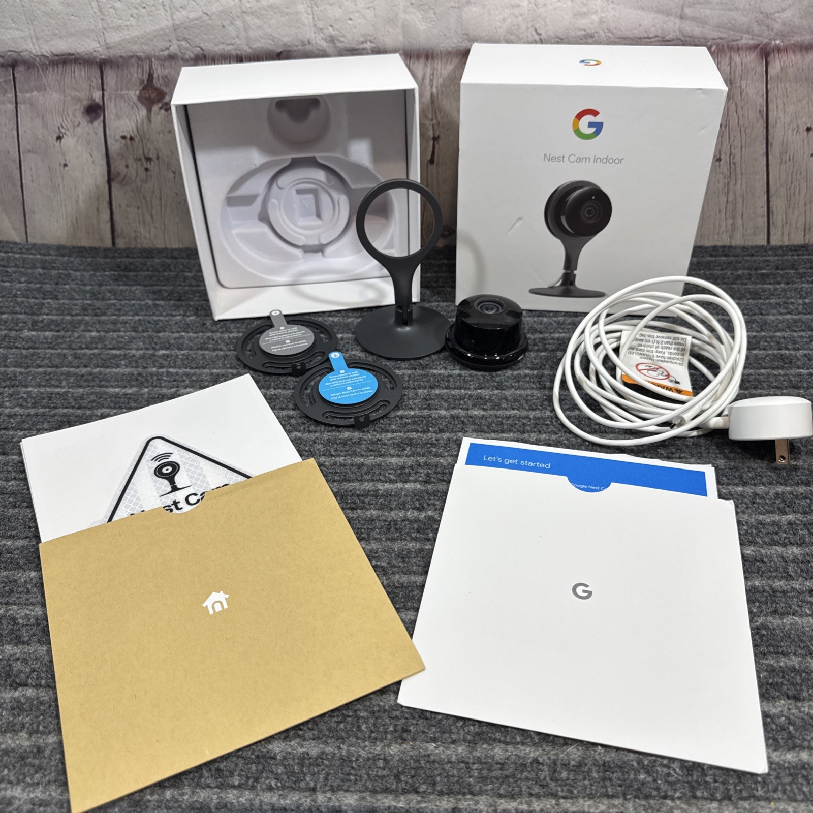 Google Nest NC1102ES 1080p Security Camera With Accessories And Power Cord