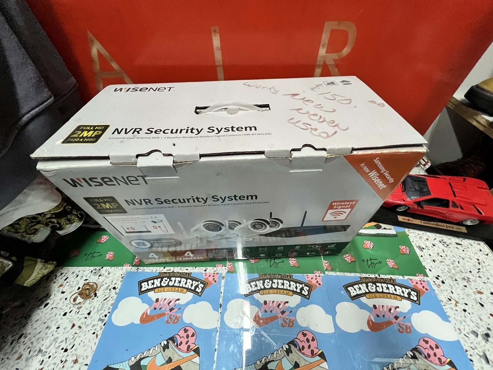 Wisenet SNK-B73041BW 1TB HD, 4 Bullet Cameras 1080p Dual Antenna Indoor/Outdoor