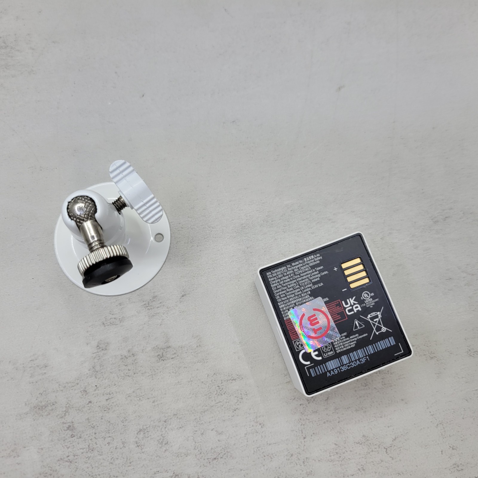 Arlo Pro 5S VMC4060 2K Add-on Spotlight Outdoor/Indoor Wire-Free Camera Battery