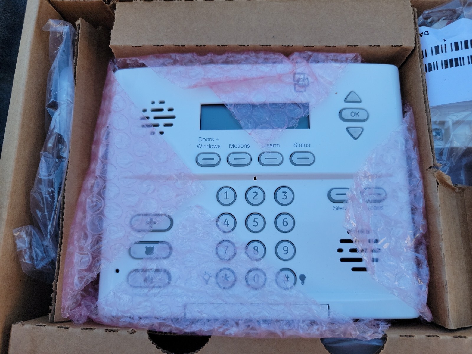 INTERLOGIX 80-632-3N-XT SIMON XT Starter Pkg A1 w/o X10 OPEN BOX