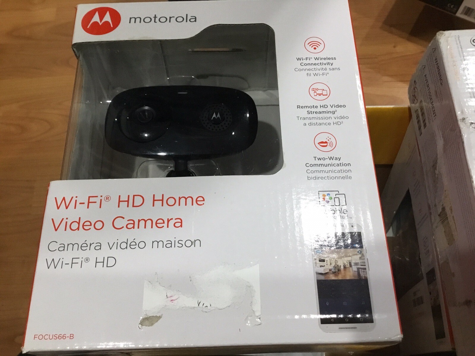 Motorola Focus66 Wifi HD Home Baby Monitoring Security Camera with Hubble (Mint)