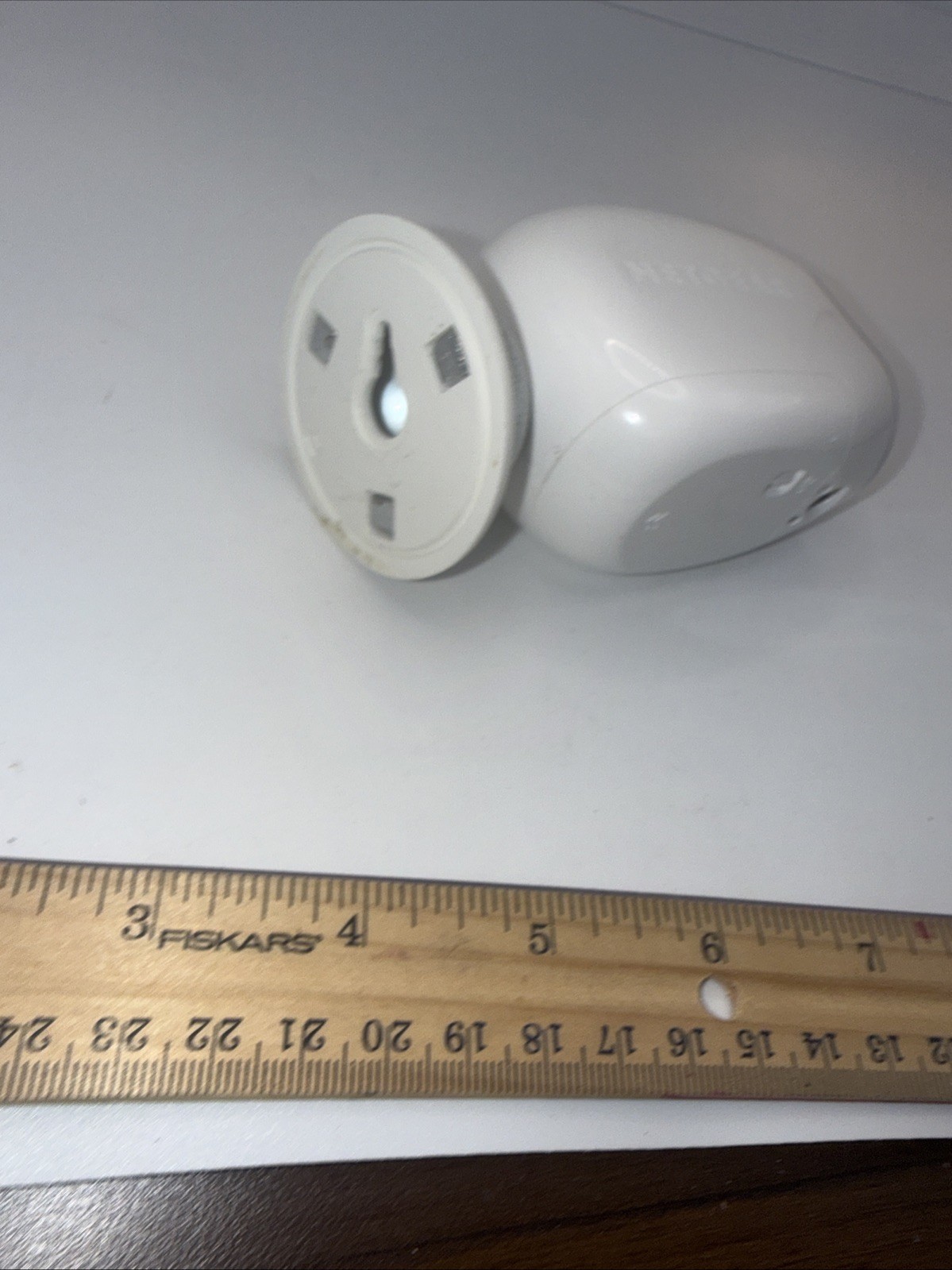 Netgear Arlo VMC3030 HD Wireless Add-On Security Camera With Magnetic Mount