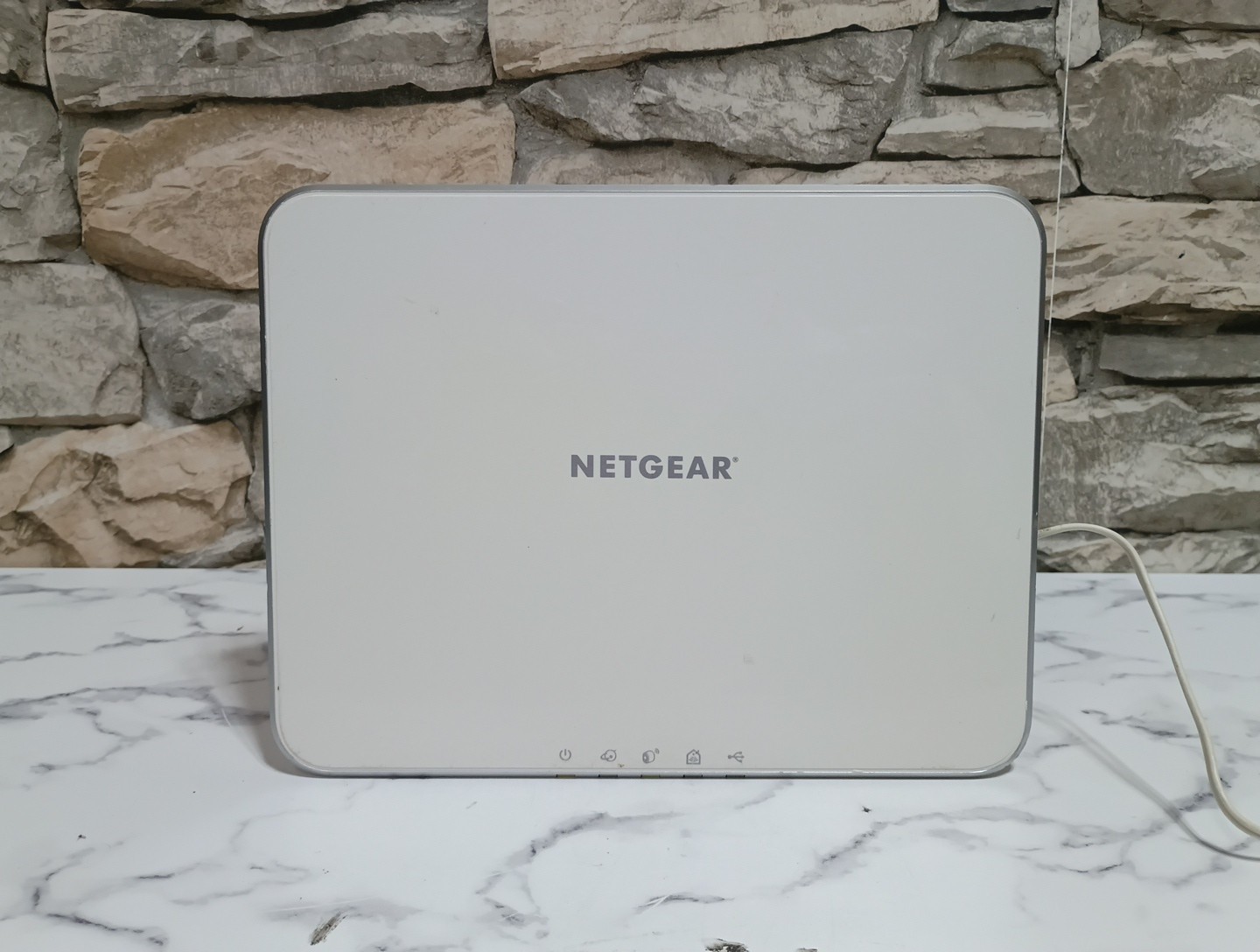 NETGEAR VMB3000 Arlo Base Station with Power Adapter