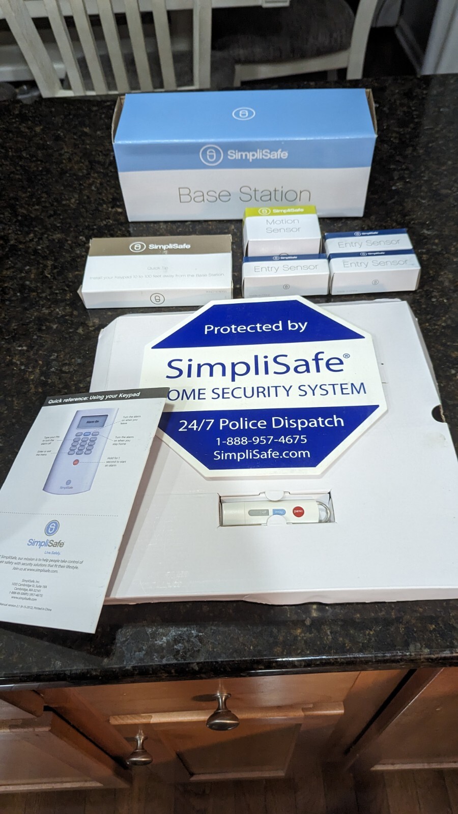 Brand New (7) Piece SimpliSafe Security System Bundle