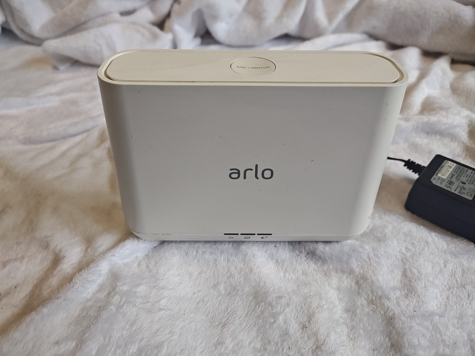 ?Netgear Arlo Pro VMB4000 Wireless Security Camera Base Station with AC Adapter