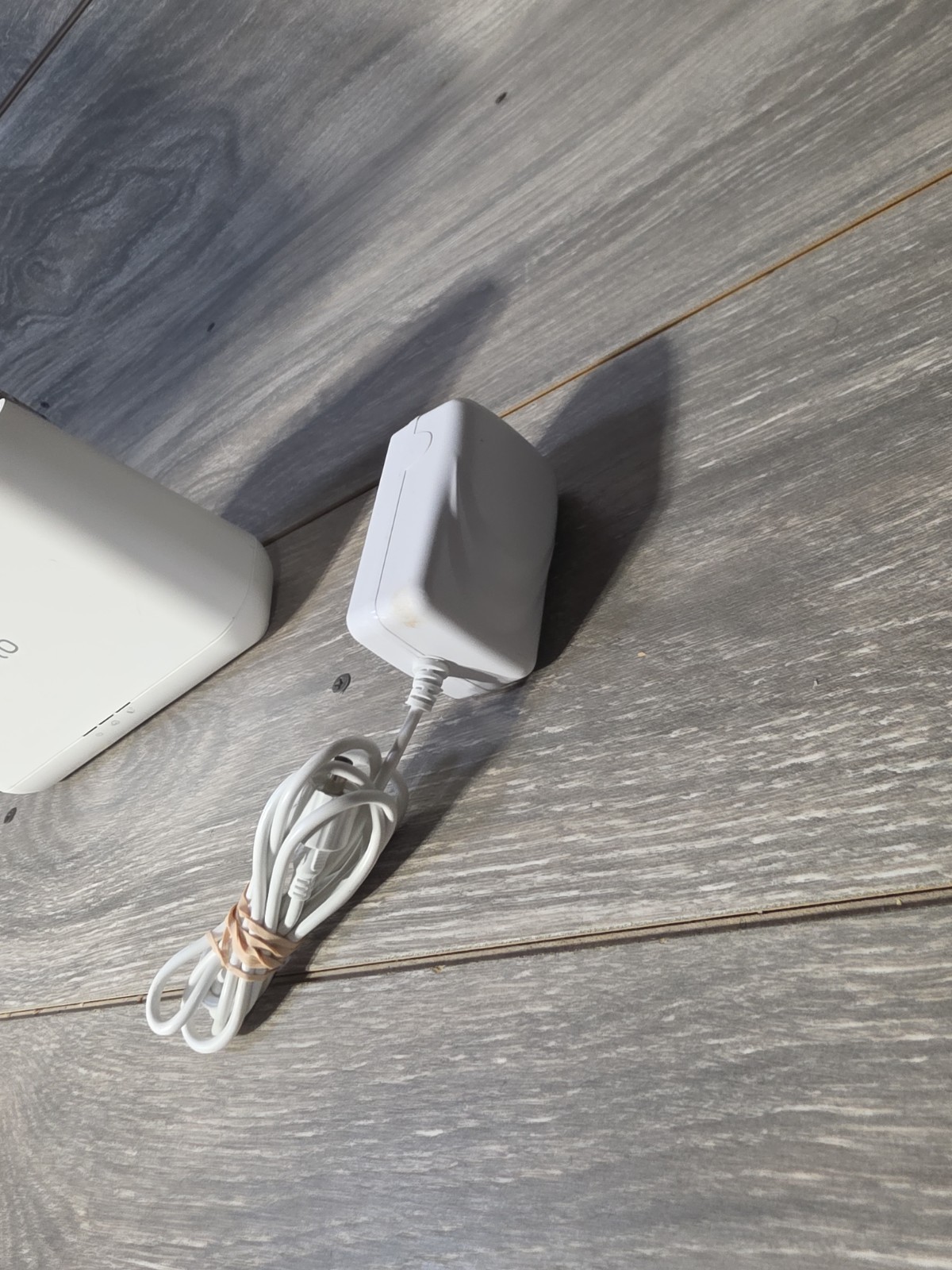 NetGear Arlo Pro VMB4000 Wireless Security Camera Base Station w/ Power Adapter