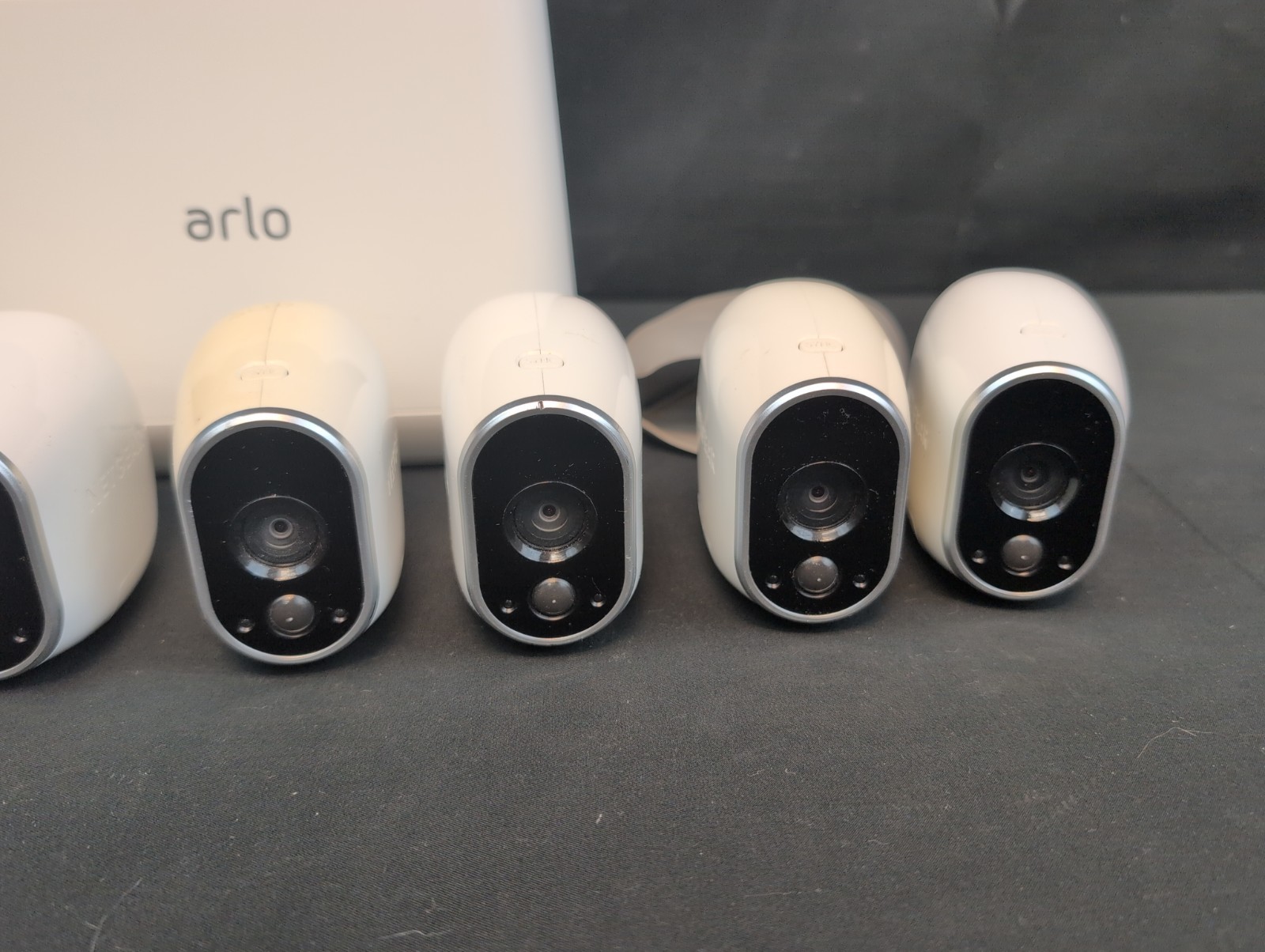 Arlo Base station and Camera’s (8) 1st Generation VMC3030 See description