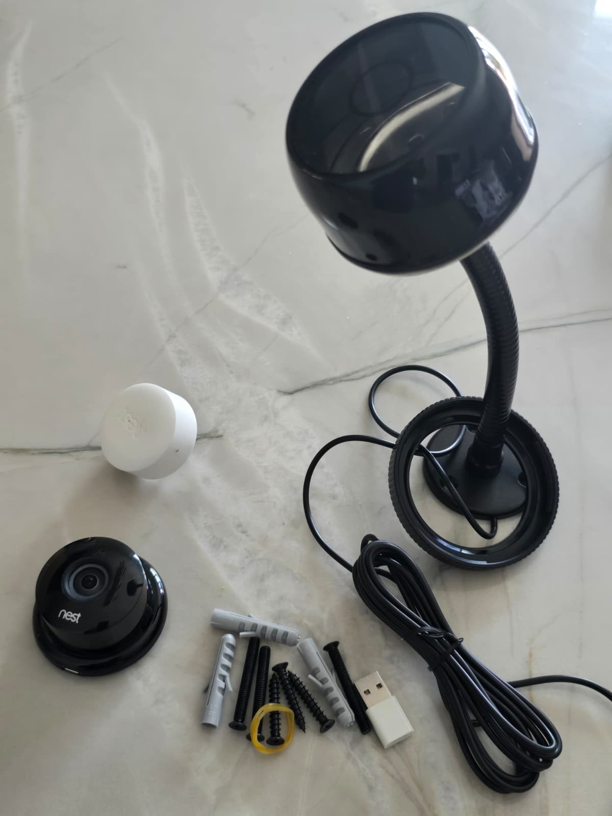 Google Nest Cam Indoor with Outdoor accessories Security Camera NC1102ES 1 pack