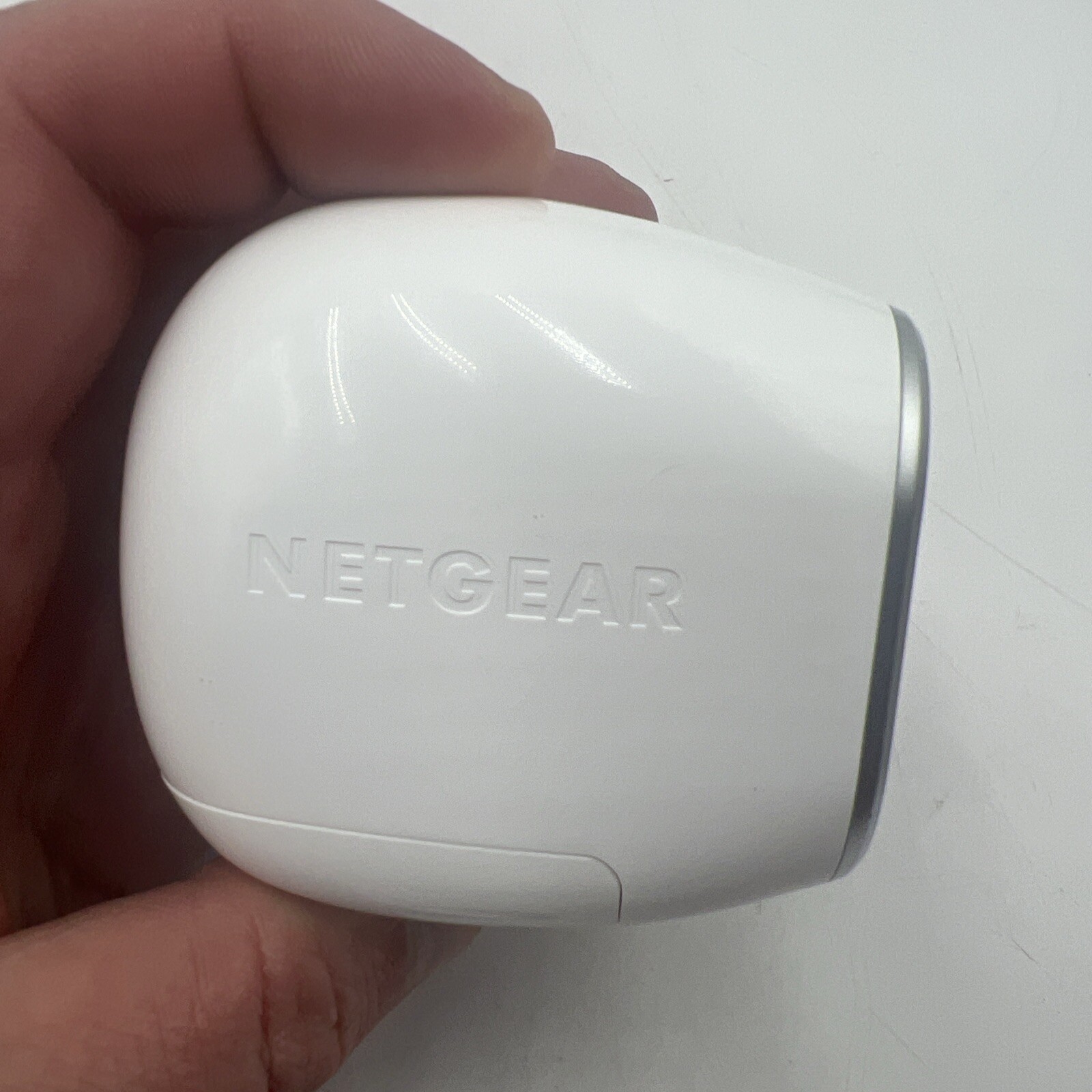 ARLO NETGEAR VMC3030 WIRELESS SECURITY CAMERA WITH MOUNT