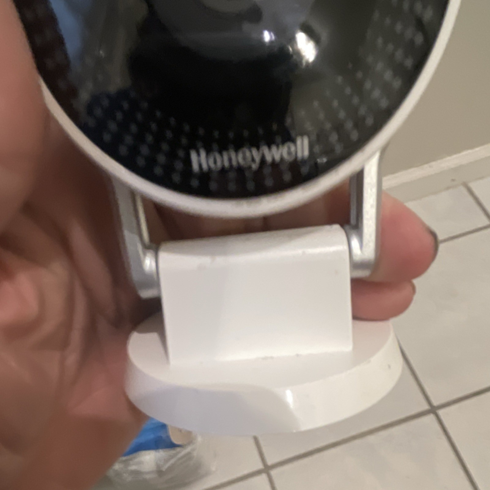Honeywell Lyric C2 Wi-Fi IP Surveillance Camera White USB Powered