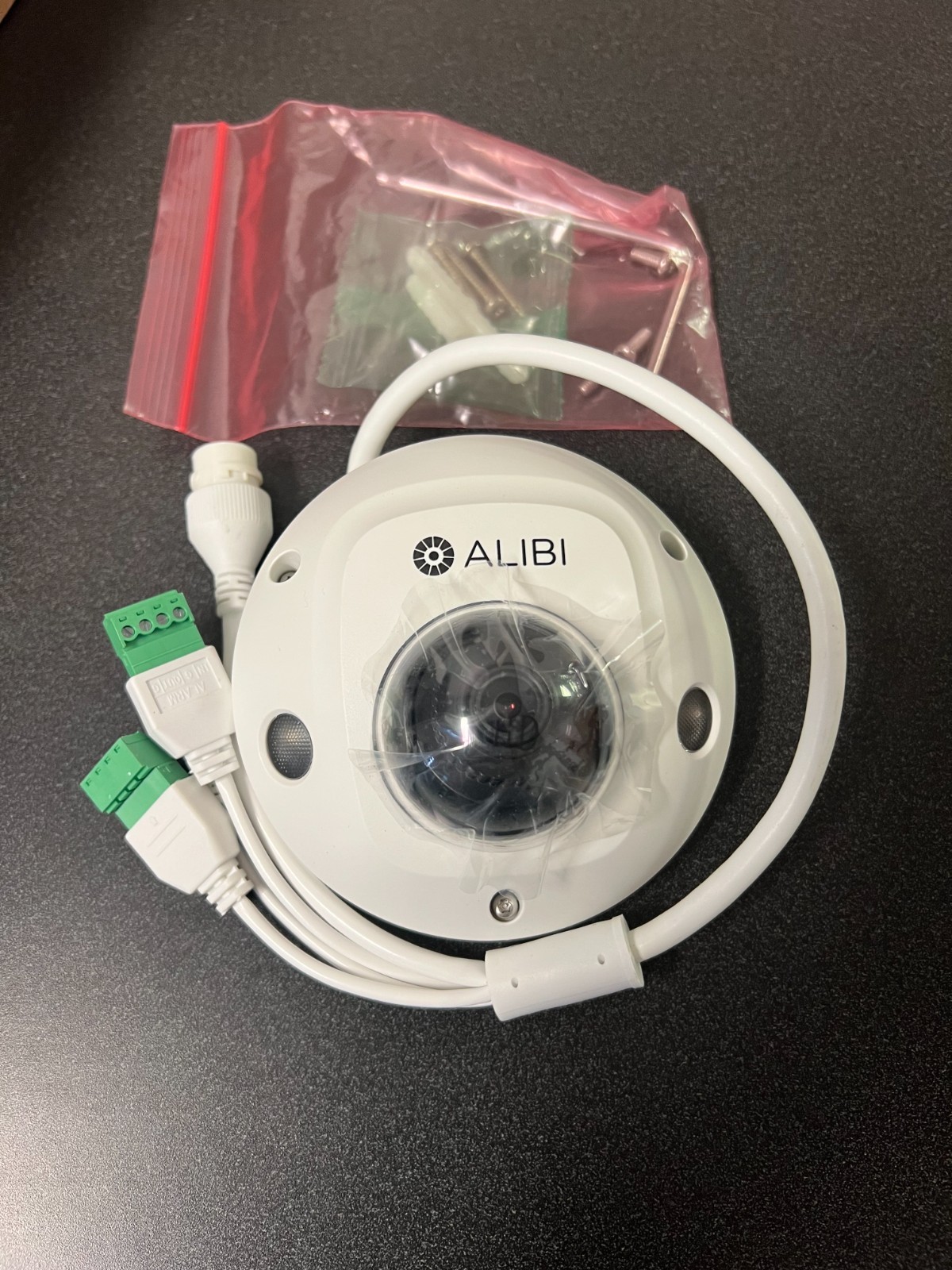 Alibi ALI-NS1124VR 4MP IP Wedge 30′ IR Starlight Dome Camera