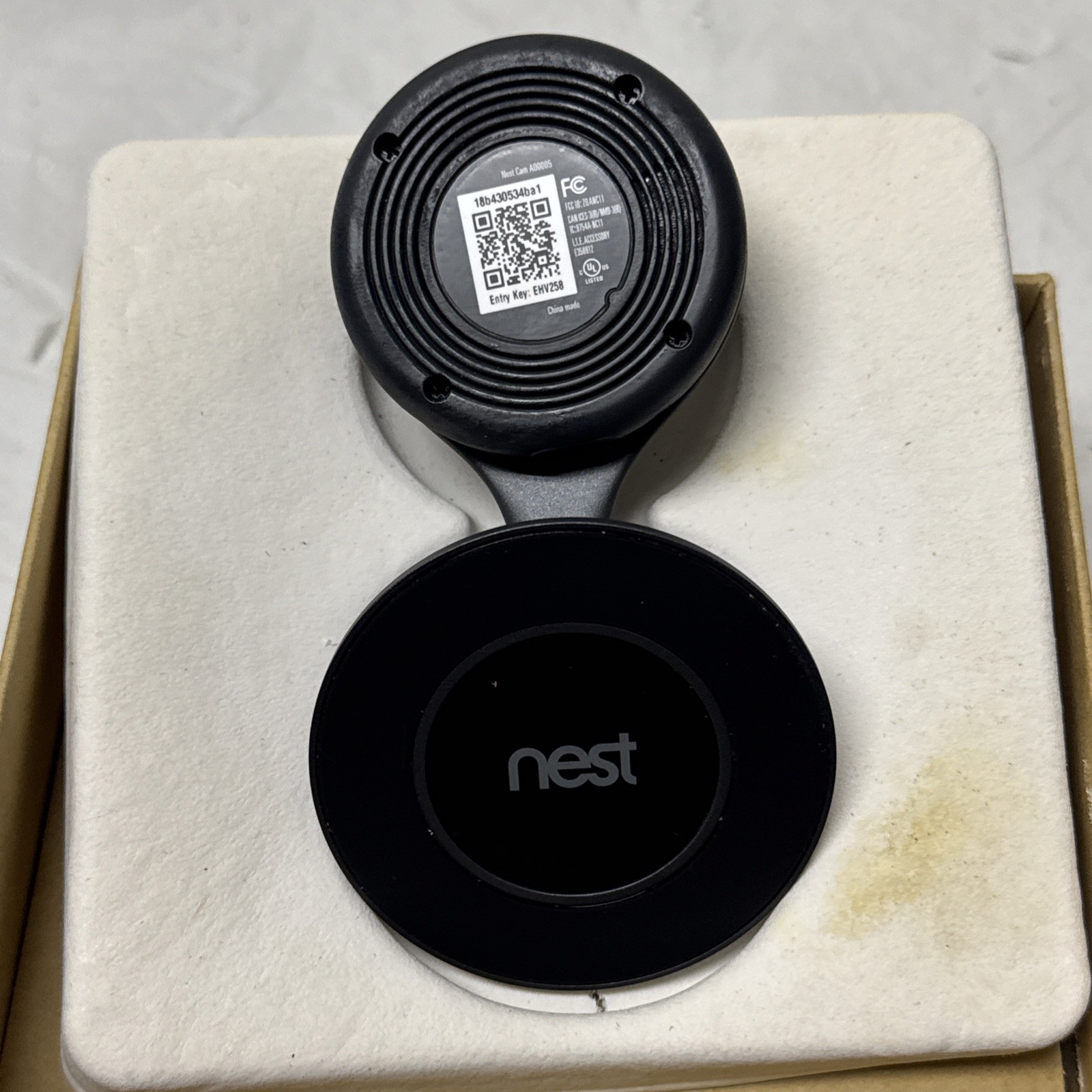 Google Nest Cam Indoor Security Plug-in Wi-Fi Camera NC1102ES A0005