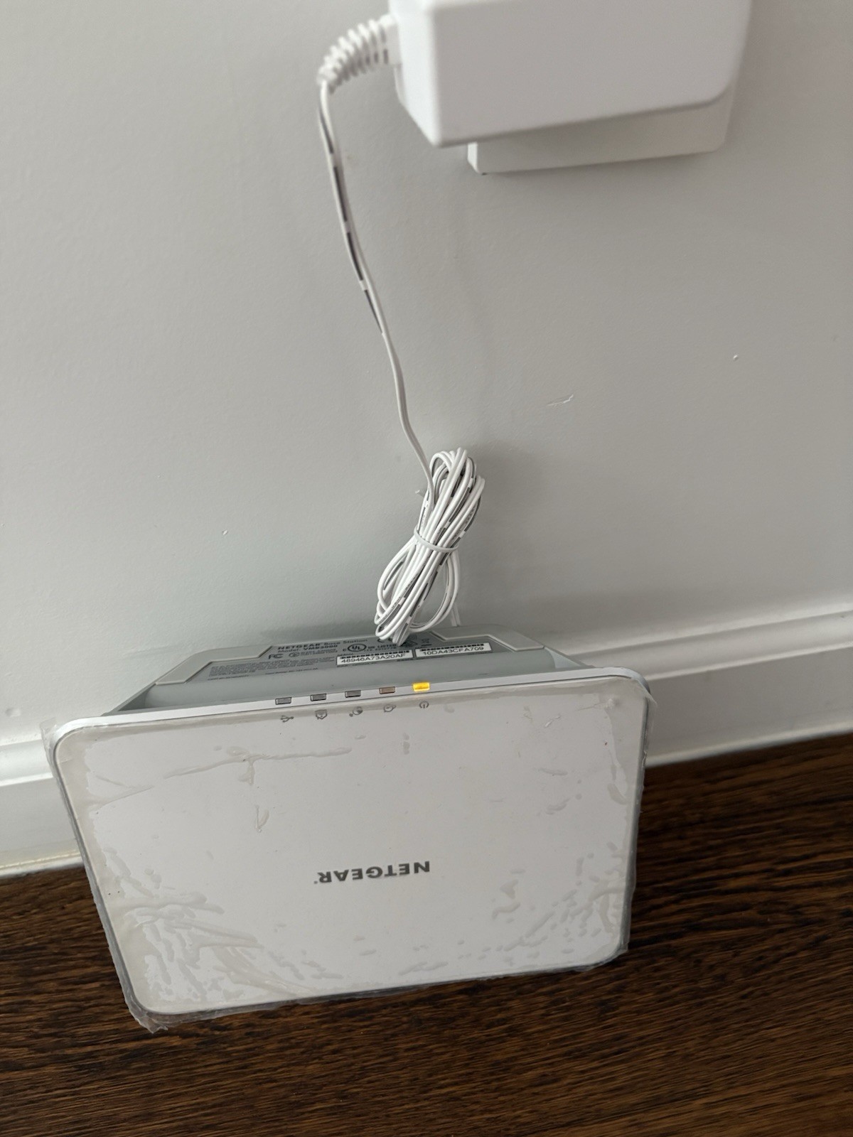 Netgear SecurityBaseStation Wireless Wi-Fi Router VMB3000 Hub Unit Charger &Eth