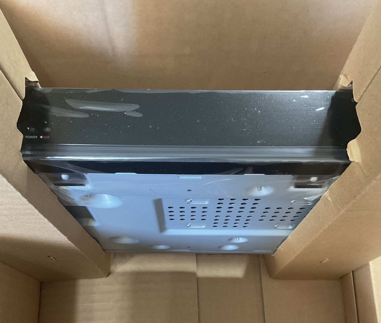 Samsung 4CH Real-Time DVR w/ 4 Hi-Res Cameras 1TB HDD #SDE-3003 New Open Box