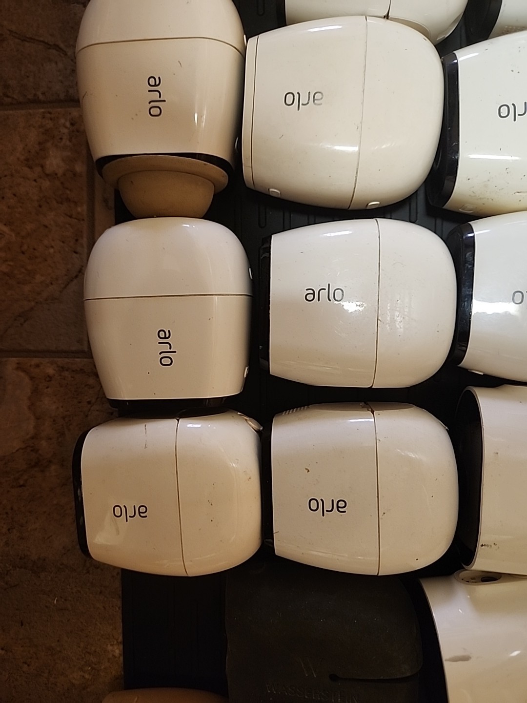 Lot Arlo: 19 Cameras (Not Tested) + 3 Bases PROVED (Inc. VMB5000 4K Hub)