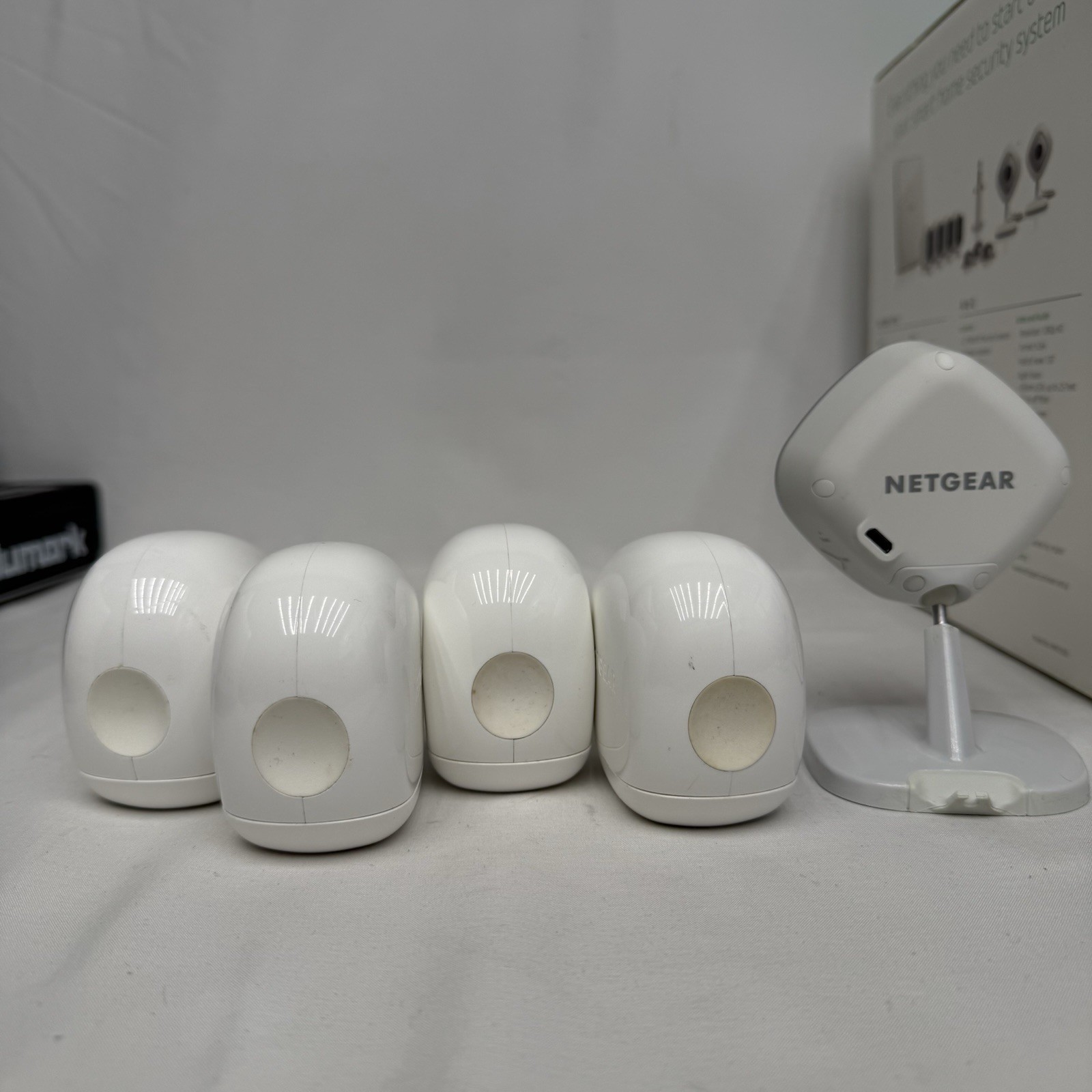 ARLO Netgear 5 Camera VMK3500 wireless 1080 HD Security System