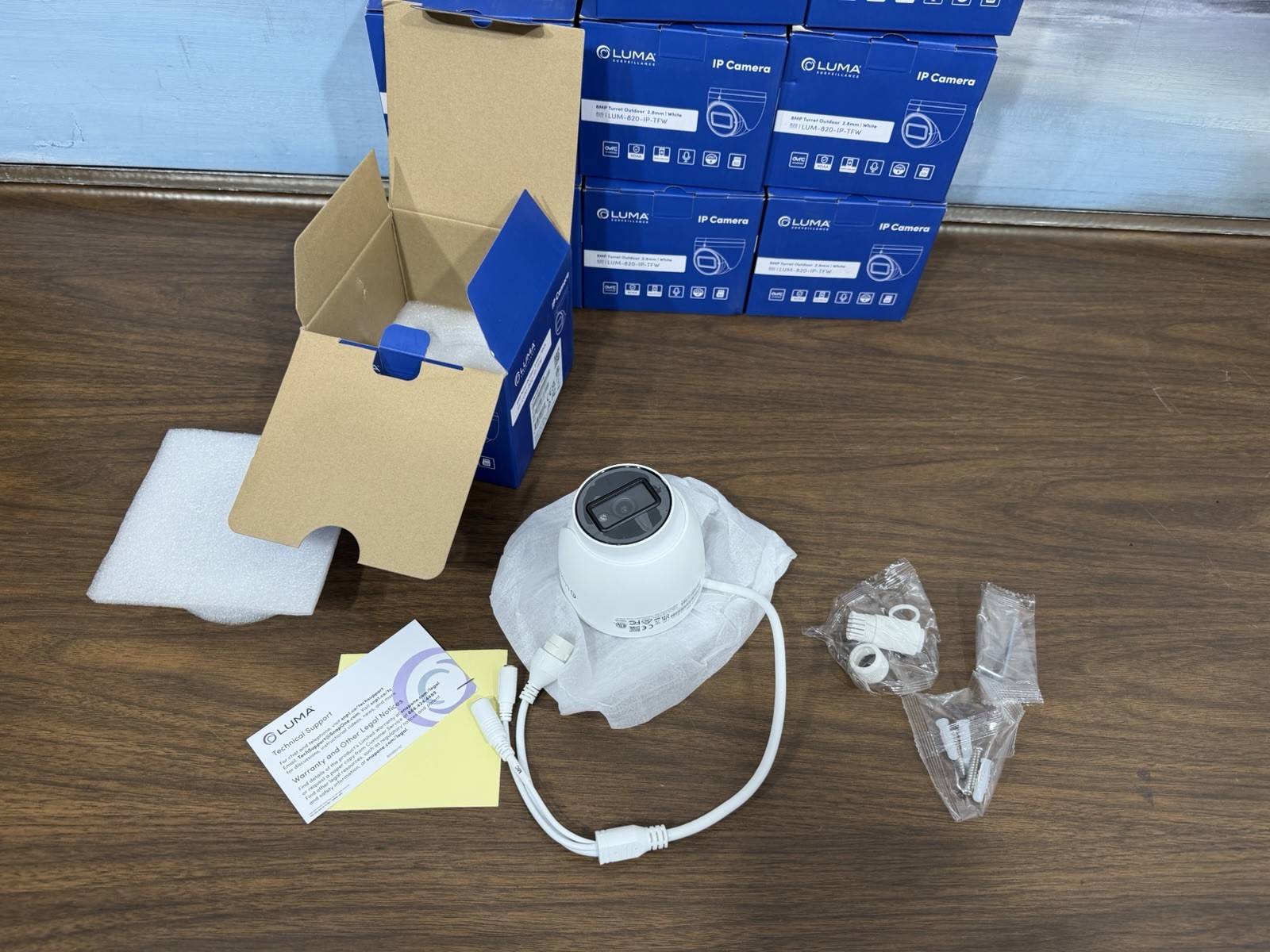 Luma Surveillance LUM-820-IP-TFW 8MP IP Turret Camera White Microphone PRICE (1)