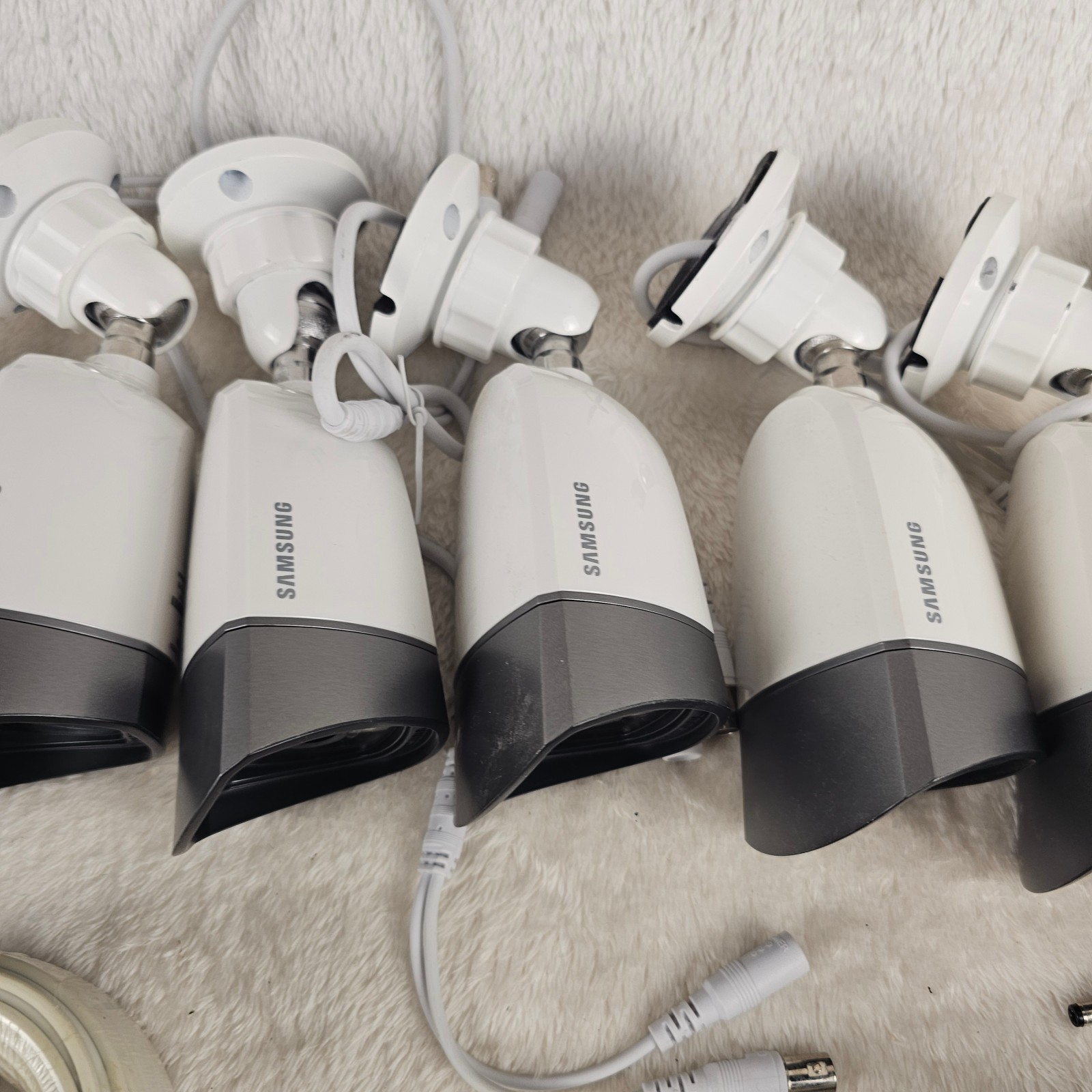 Samsung Video Security System – 10 Camera Bundle SDS-P5102