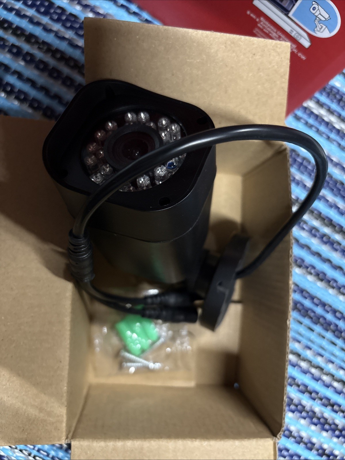 4 Cameras Surveillance Camera System H.264 – 5 In 1 DVR Kit