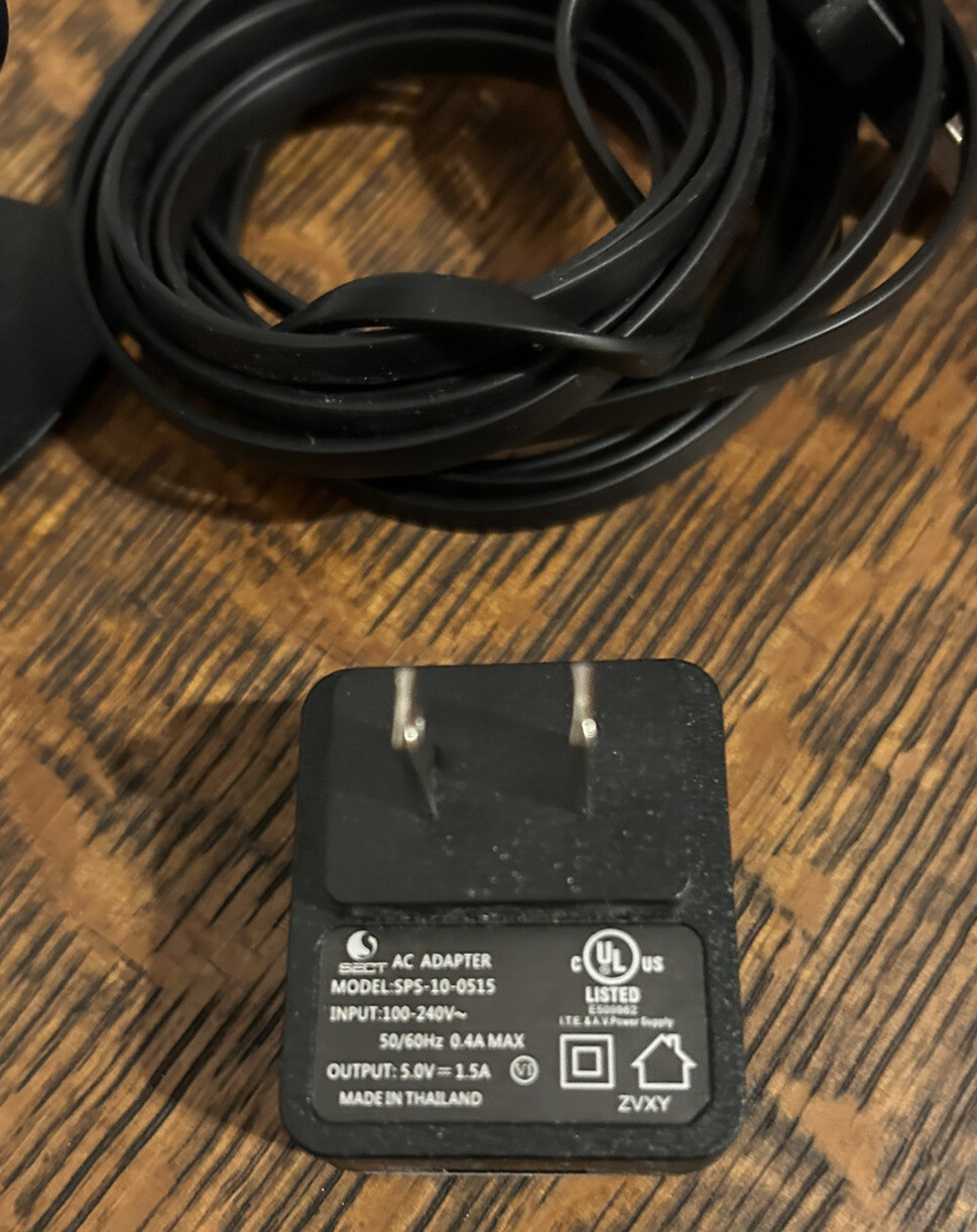 Simplisafe Indoor Camera SSCM2 Wire & Plug SN 04C114F FCC ID UPK-CM2001 Thailand