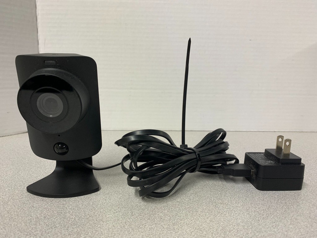 **Bundle-SimpliSafe Base Station , Wireless Keypad & Security Camera UNTESTED