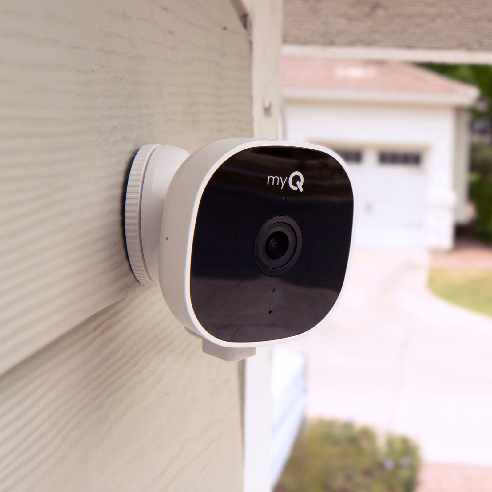 Chamberlain – myQ Smart Outdoor Home Security Camera – White