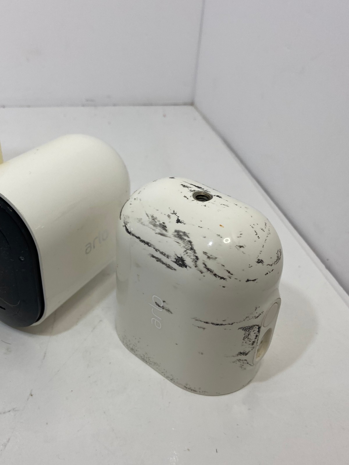 ? Netgear Arlo Ultra VMB4540 Smart Hub Base Station + 2 Cameras works EUC S3