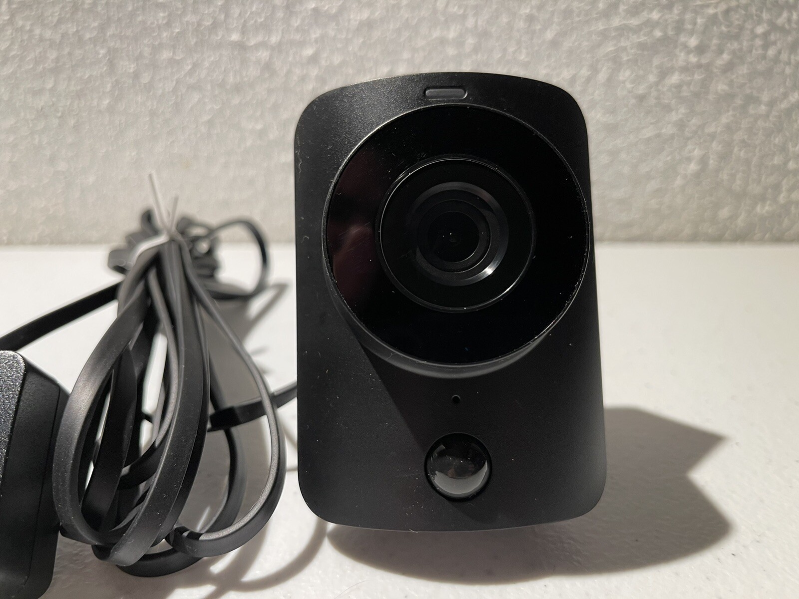 SimpliSafe Simplicam Indoor Security HD Camera Model: SSCM1